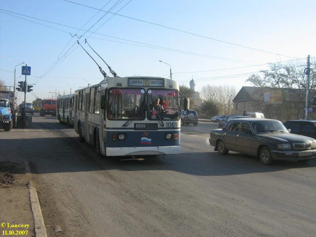 Красноярск, ЗиУ-682Г-016 (018) № 1069