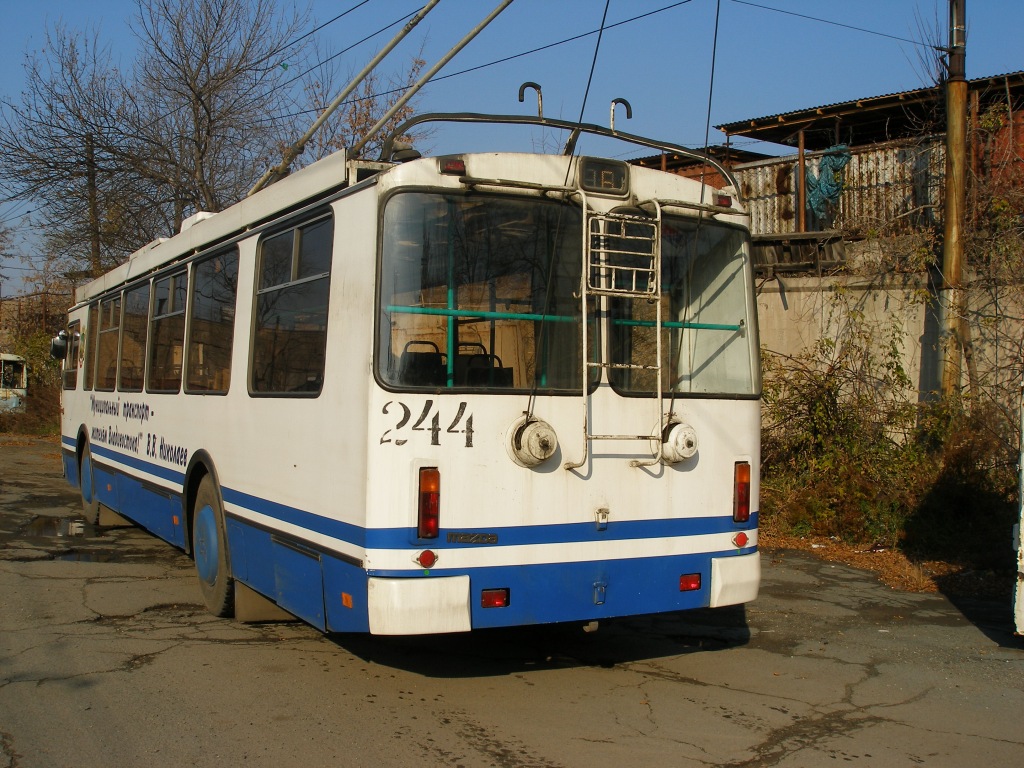 Владивосток, ЗиУ-682Г-016.02 № 244