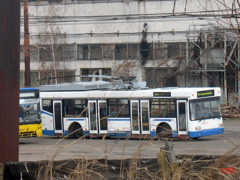 Киев, ЮМЗ E186 № 4802
