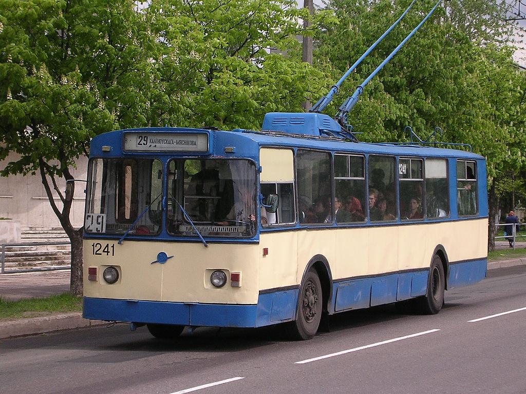 Минск, ЗиУ-682В № 1241