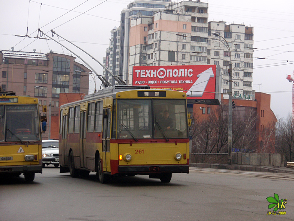 Киев, Škoda 14Tr02 № 261