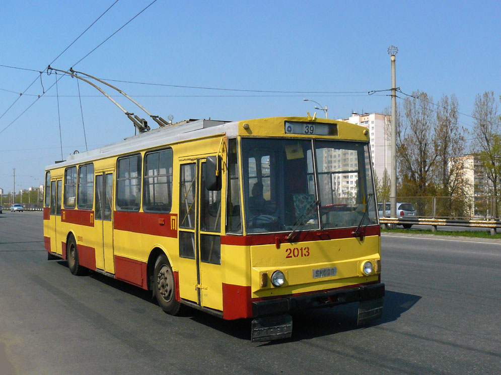 Киев, Škoda 14Tr02/6 № 2013