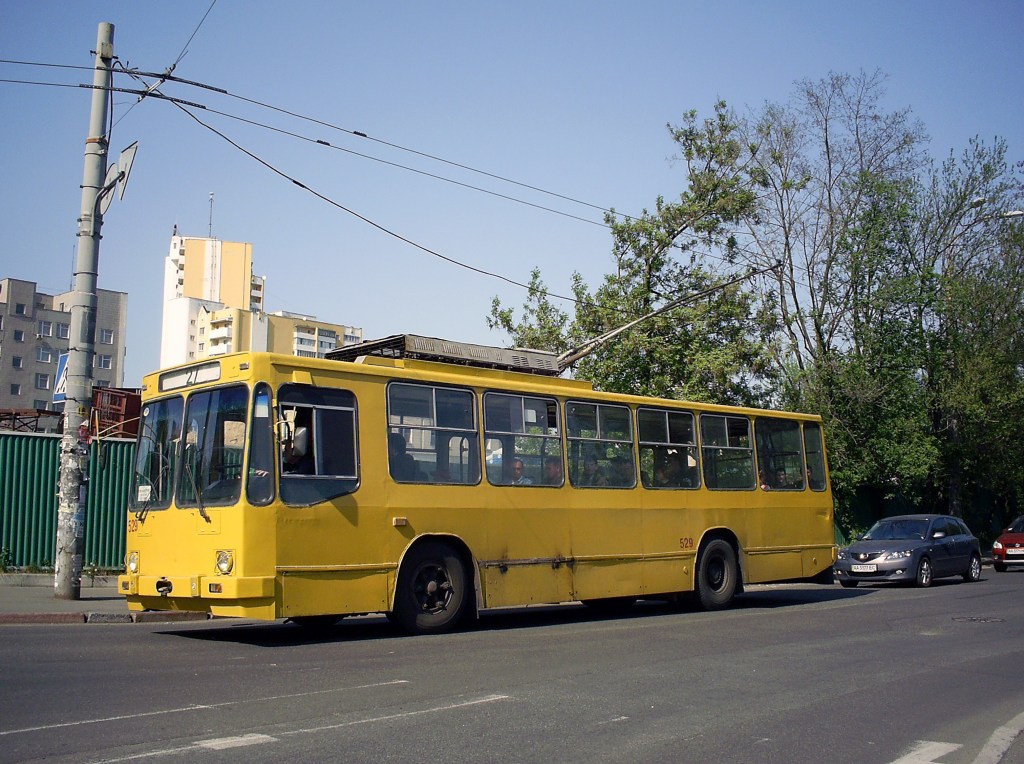 Киев, ЮМЗ Т2 № 529