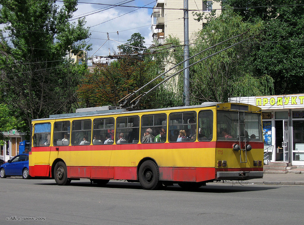Киев, Škoda 14Tr02/6 № 175