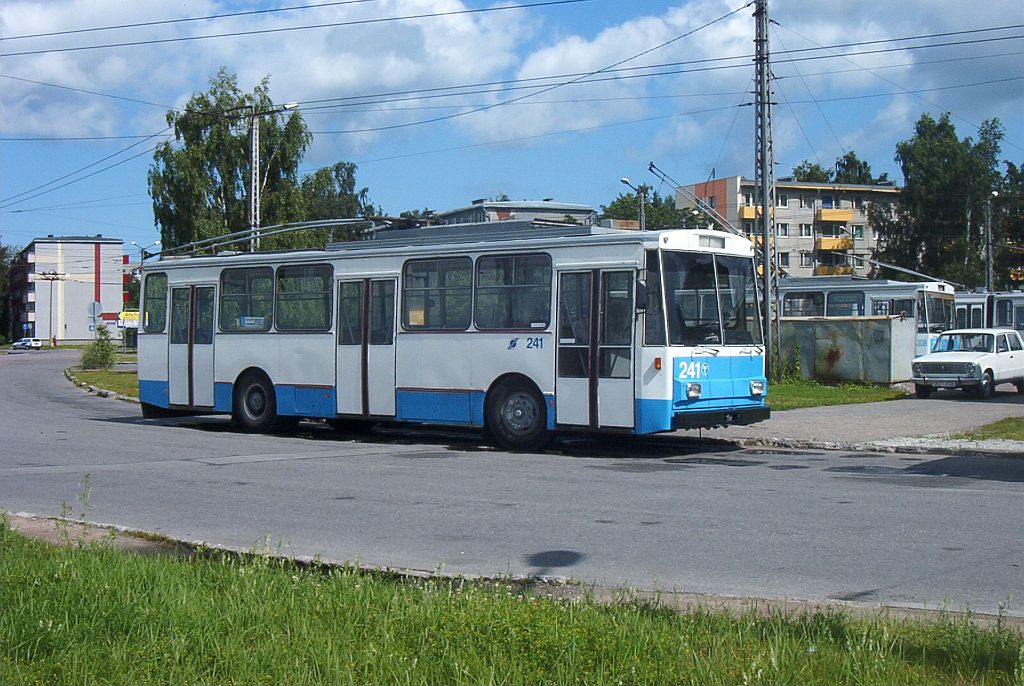 Таллин, Škoda 14Tr02 № 241
