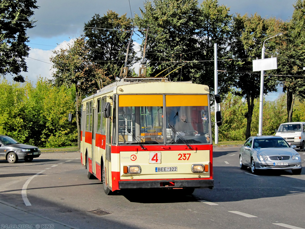 Каунас, Škoda 14Tr02 № 237