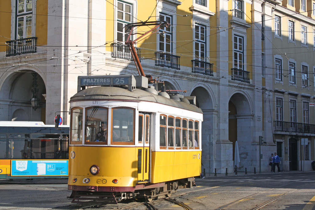 Лиссабон, Carris 2-axle motorcar (Remodelado) № 571