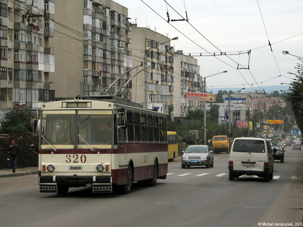 Черновцы, Škoda 14Tr02/6 № 320