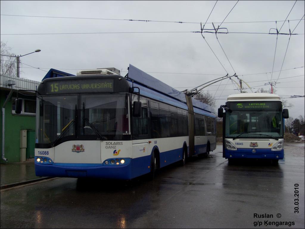 Рига, Solaris Trollino II 18 Ganz № 16088; Рига, Škoda 24Tr Irisbus Citelis № 18045