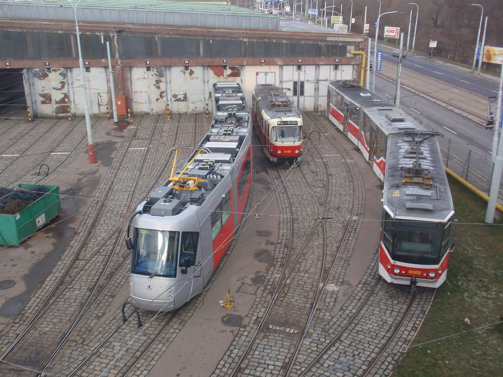 Прага, Škoda 14T Elektra № 9168; Прага, Tatra KT8D5R.N2P № 9069; Прага — Трамвайные депо