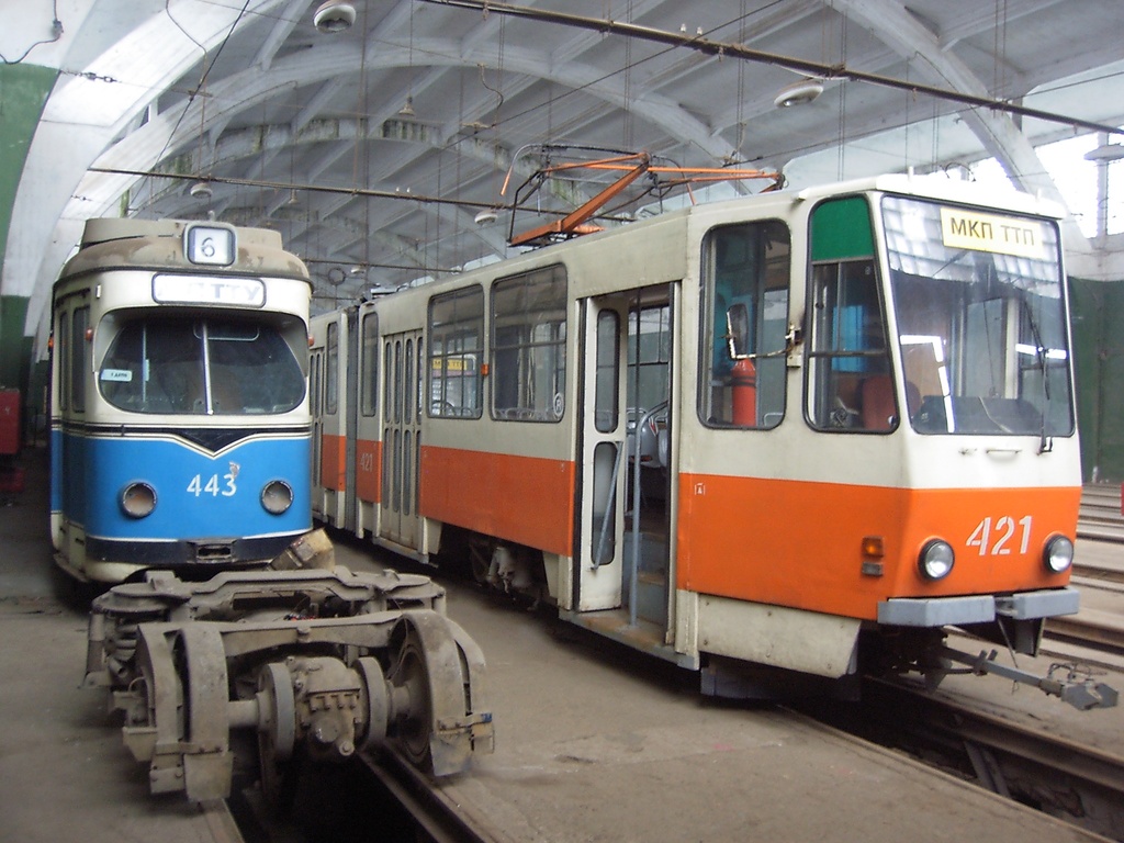 Калининград, Duewag GT6 № 443; Калининград, Tatra KT4SU № 421
