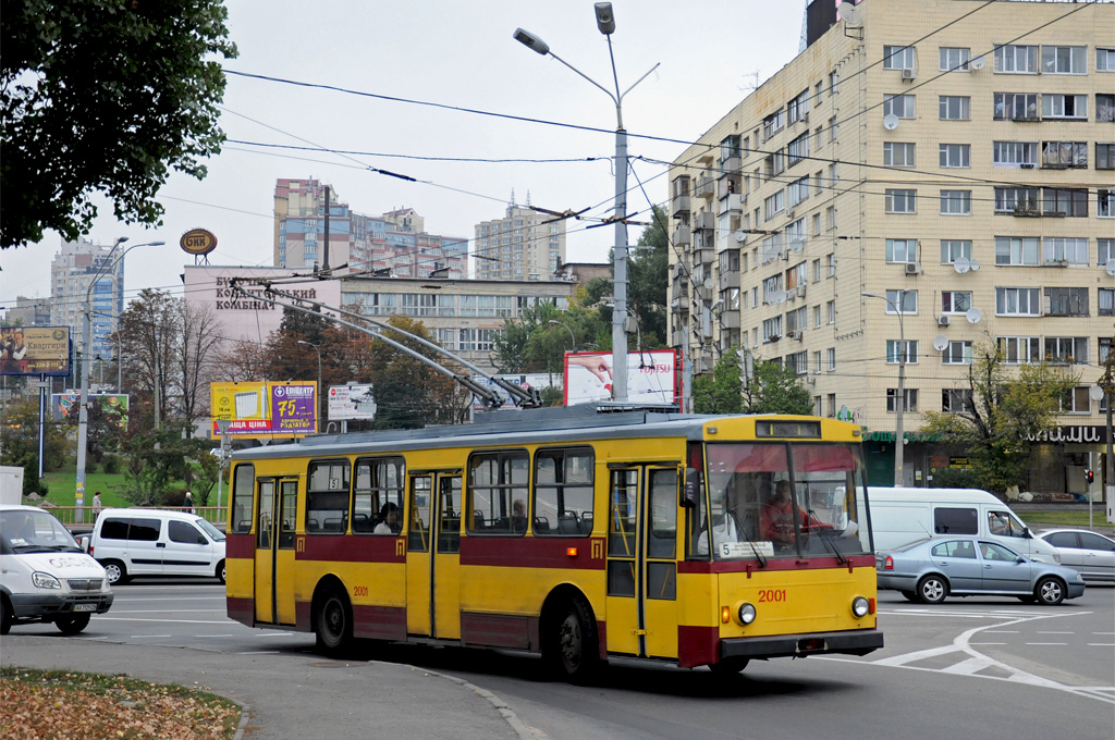 Киев, Škoda 14Tr02/6 № 2001