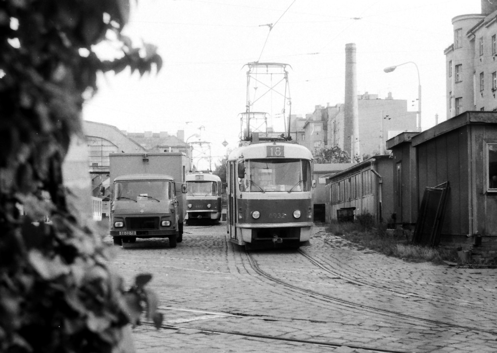 Прага, Tatra T3 № 6932; Прага — Трамвайные депо