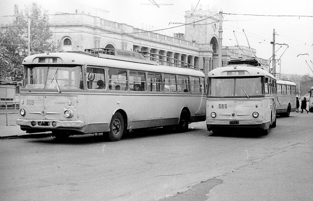 Тбилиси, Škoda 9Tr № 809; Тбилиси, Škoda 9Tr № 589