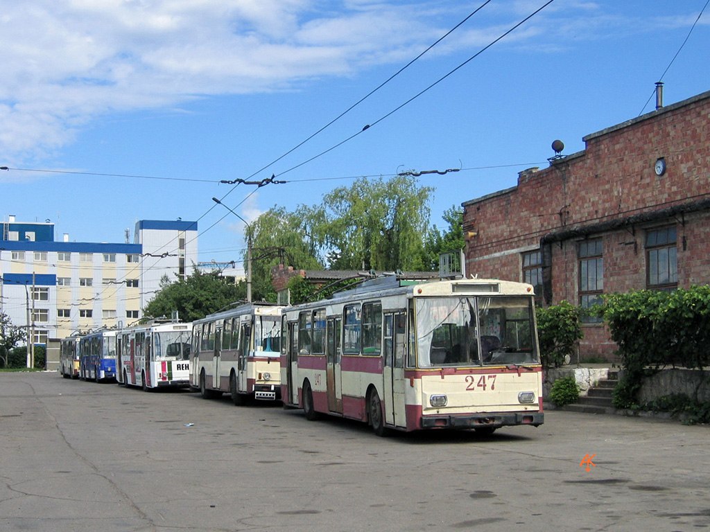 Черновцы, Škoda 14Tr02 № 247