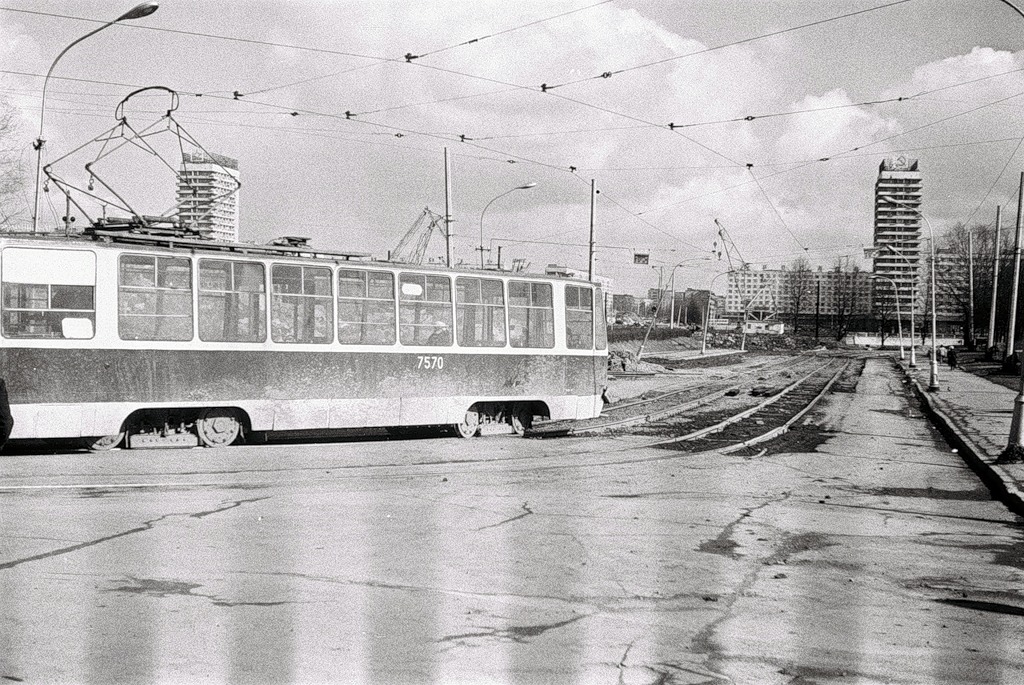 Санкт-Петербург, ЛМ-68М № 7570