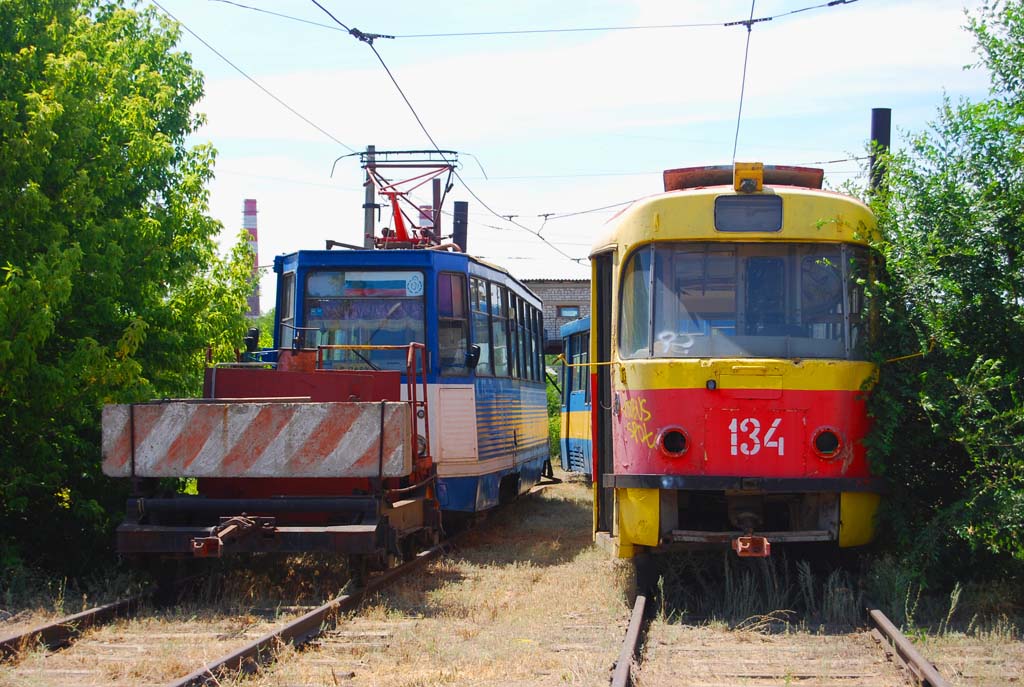 Волжский, 71-605 (КТМ-5М3) № 153; Волжский, Tatra T3SU № 134; Волжский — Трамвайное депо