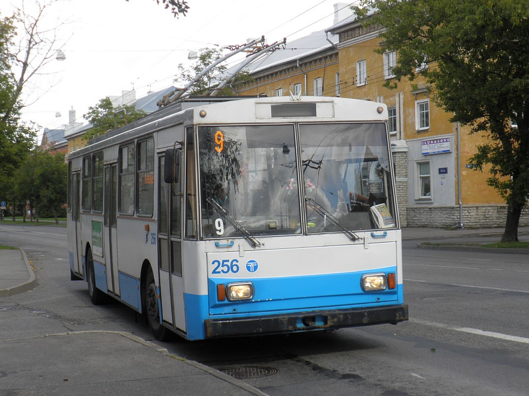 Таллин, Škoda 14Tr02/6 № 256