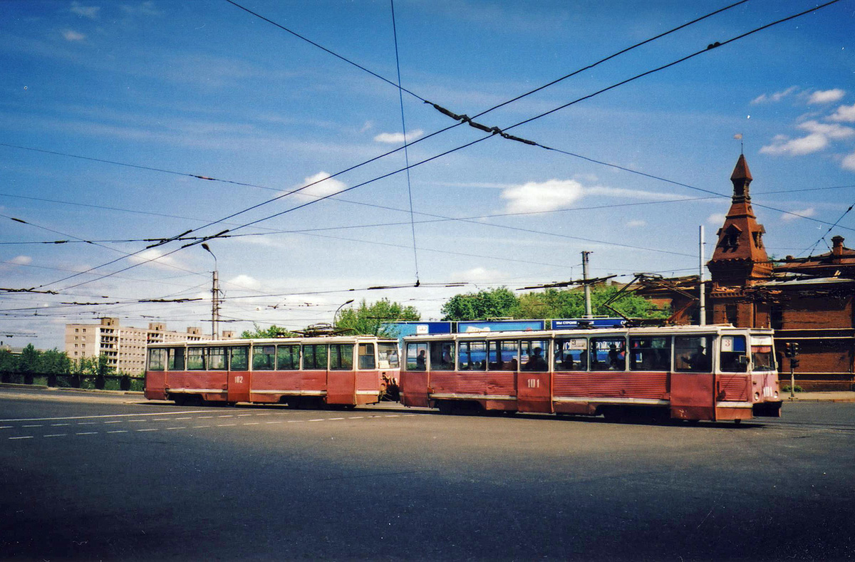 Омск, 71-605 (КТМ-5М3) № 102; Омск, 71-605 (КТМ-5М3) № 101; Омск — Закрытые трамвайные линии