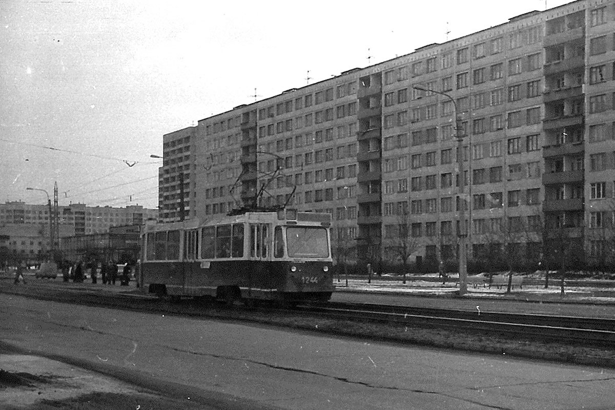 Санкт-Петербург, ЛМ-68 № 1244