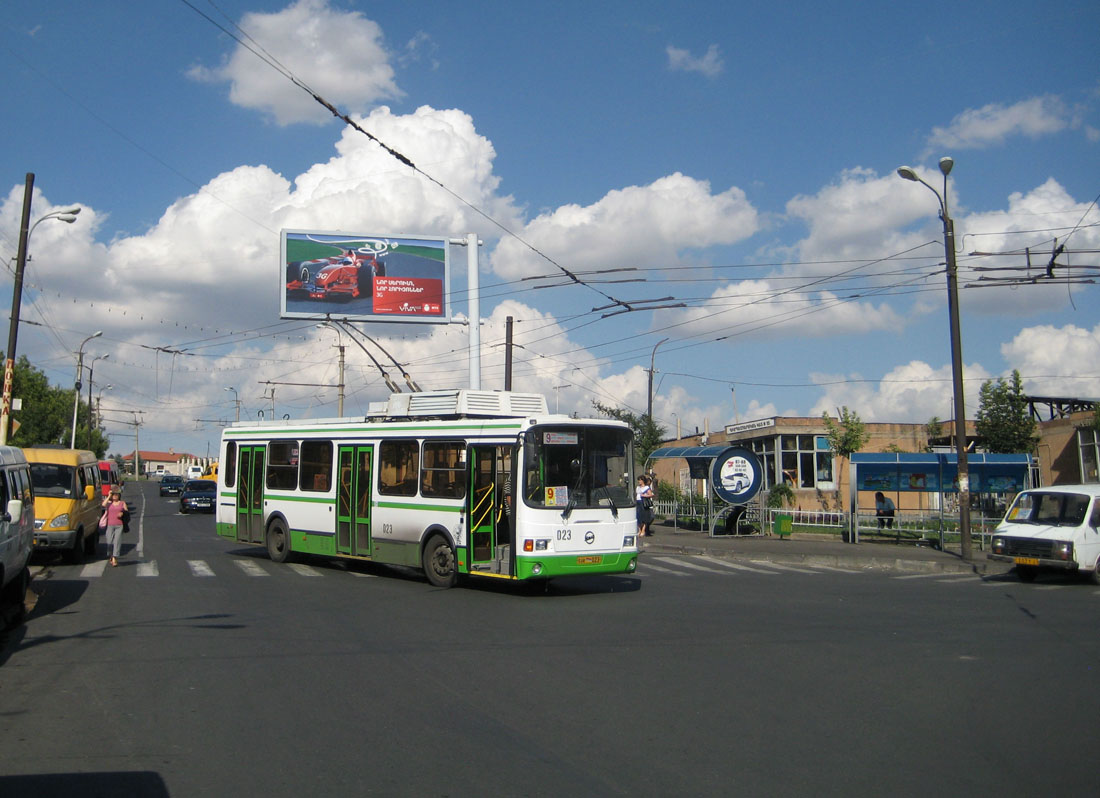 Ереван, ЛиАЗ-5280 № 023