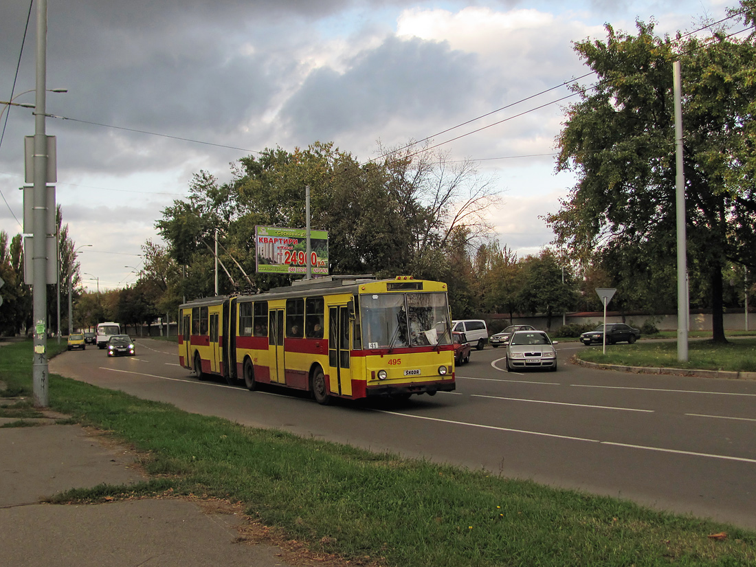 Киев, Škoda 15Tr03/6 № 495