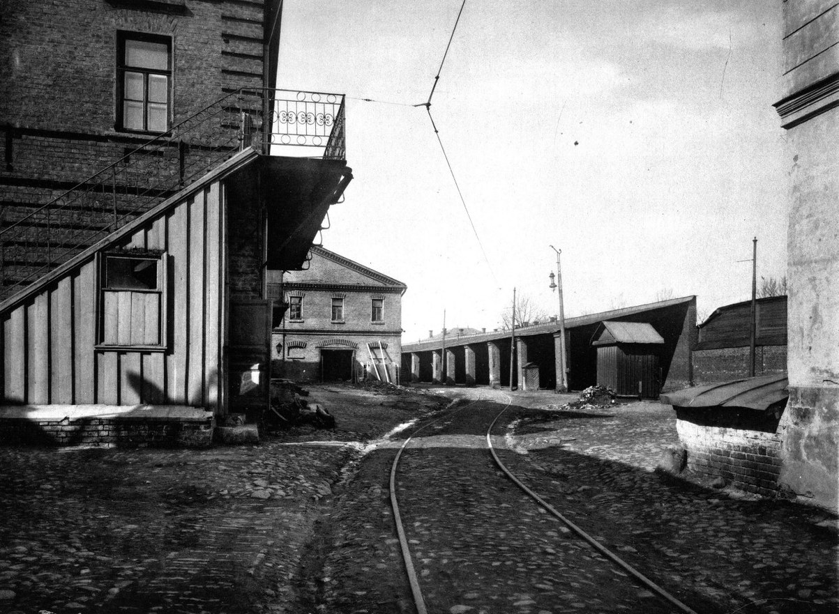 Москва — Исторические фотографии — Конка (1872-1912); Москва — Исторические фотографии — Электрический трамвай (1898-1920)