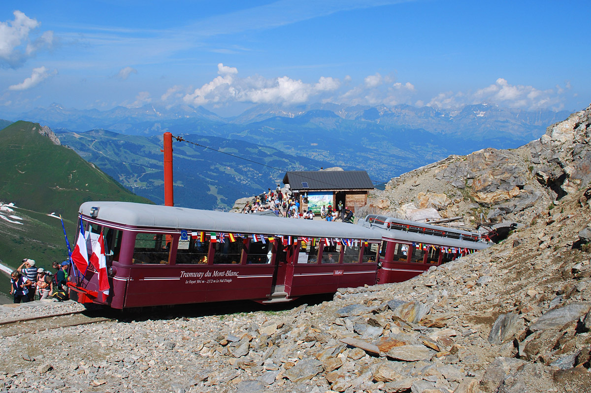 Горный регион Савойя, Четырёхосный прицепной вагон № Jeanne; Горный регион Савойя — Tramway du Mont-Blanc