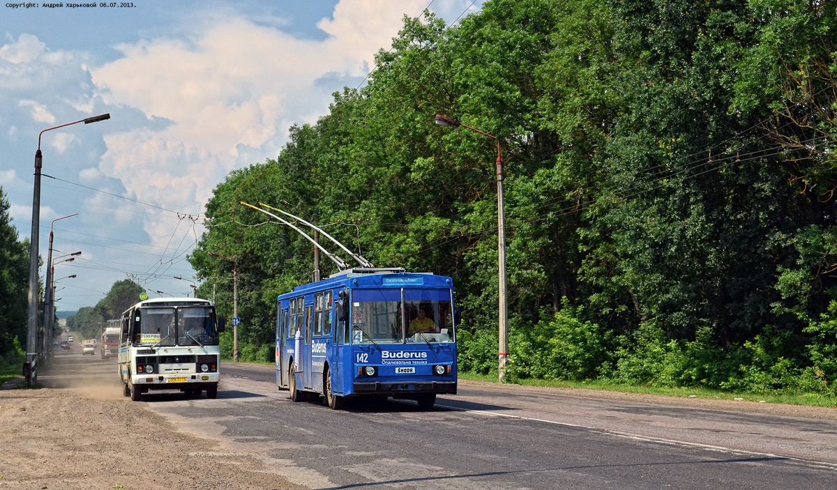 Ивано-Франковск, Škoda 14Tr02/6 № 142 Ивано-Франковск, Škoda 14Tr02/6 № 142