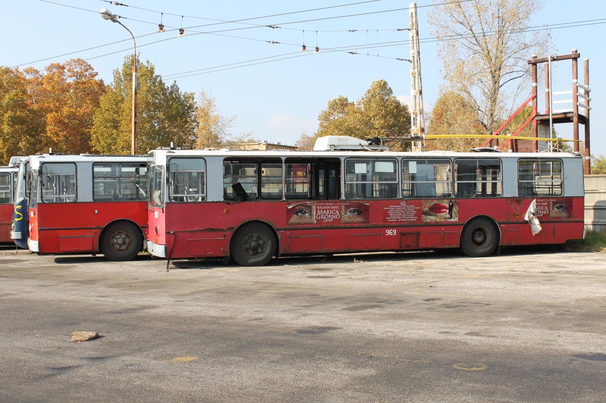 Будапешт, ЗиУ-682УВ № 969; Будапешт — Троллейбусный парк