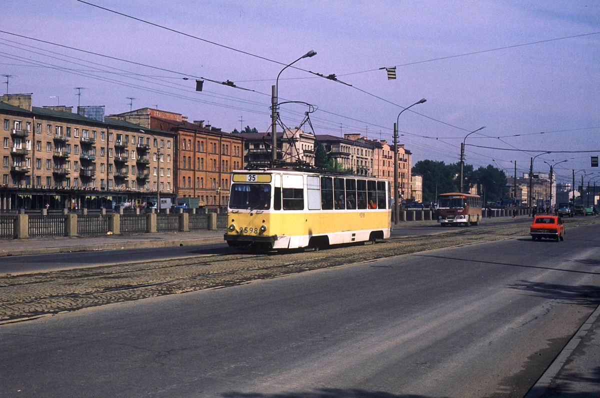 Санкт-Петербург, ЛМ-68М № 9598
