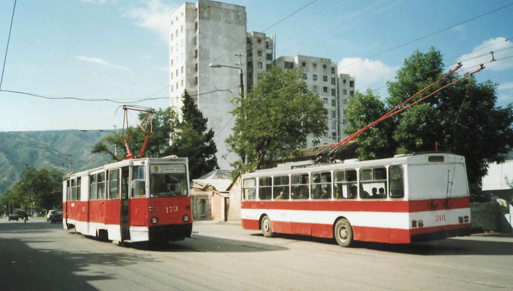 Тбилиси, 71-605 (КТМ-5М3) № 173; Тбилиси, Škoda 14Tr02 № 301