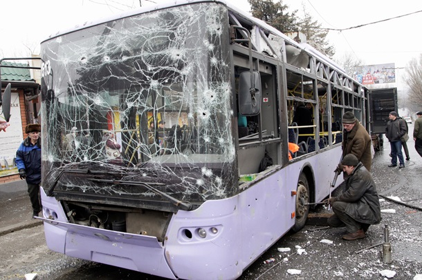 Донецк, ЛАЗ E183A1 № 1513; Донецк — Повреждения от военных действий Донецк, ЛАЗ E183A1 № 1513; Донецк — Повреждения от военных действий