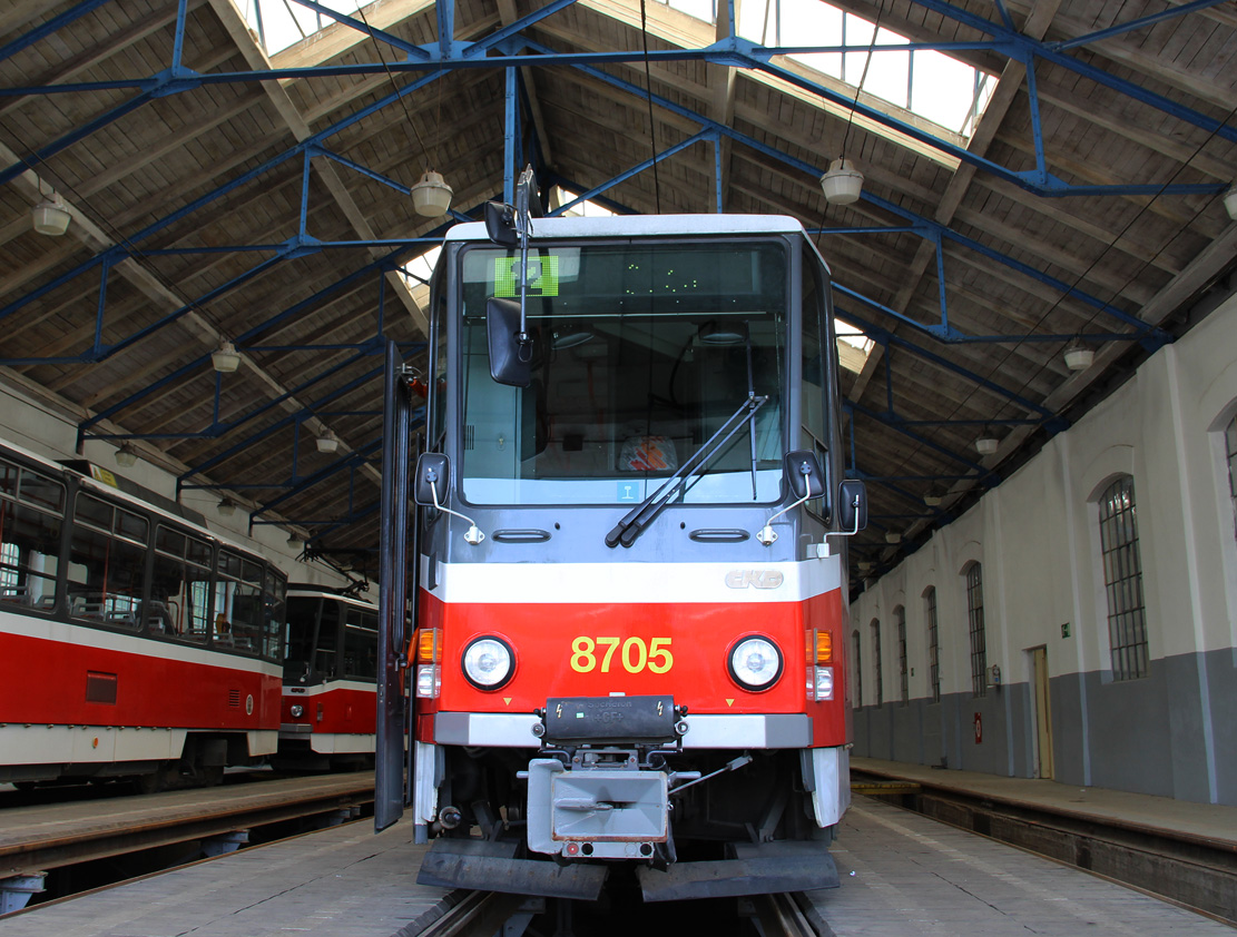 Прага, Tatra T6A5 № 8705; Прага — Трамвайные депо