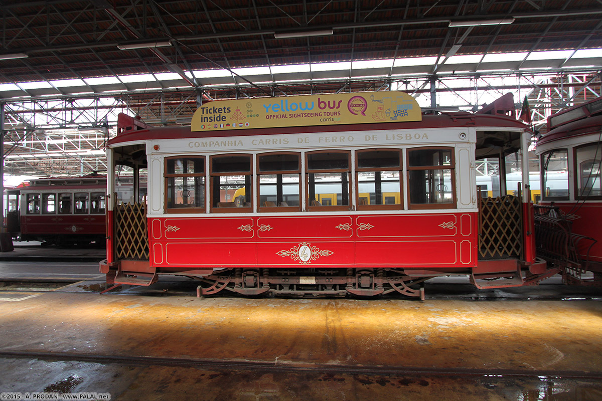 Лиссабон, Carris 2-axle motorcar (Standard) № 4; Лиссабон — Трамвай — Estação de Santo Amaro (депо)