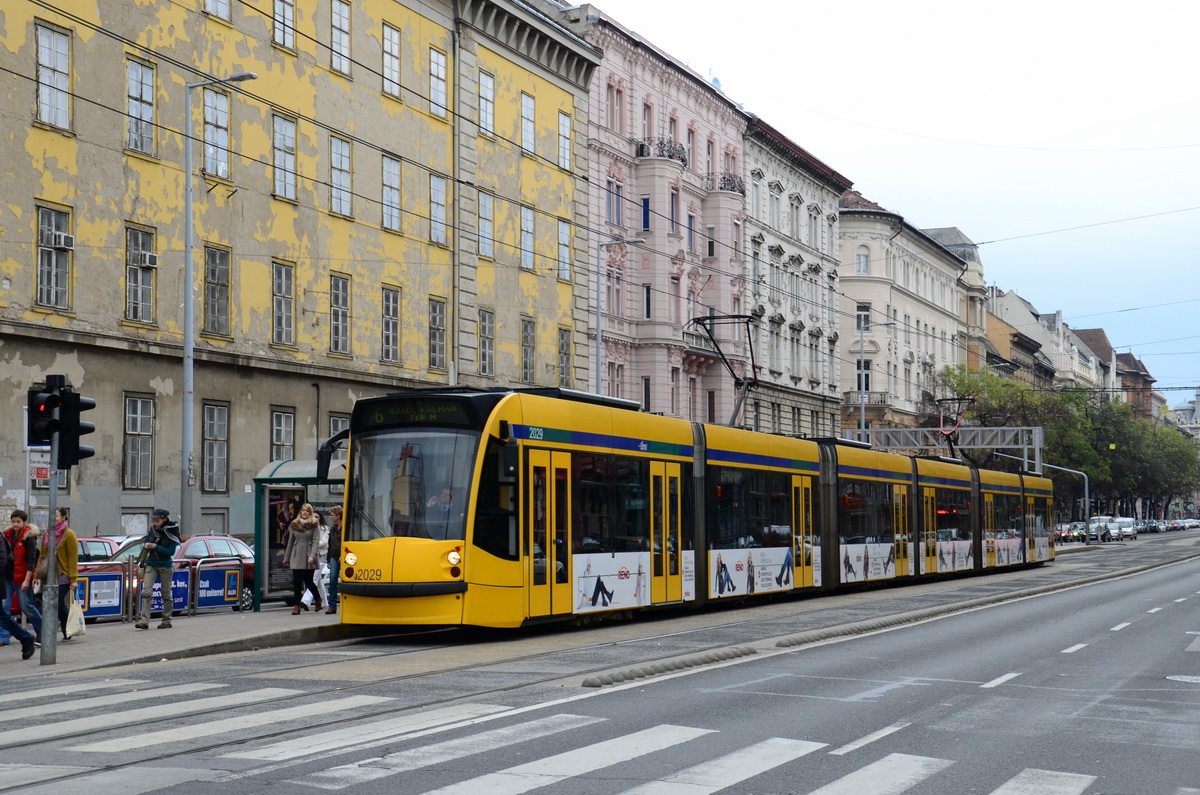 Будапешт, Siemens Combino Supra NF12B № 2029