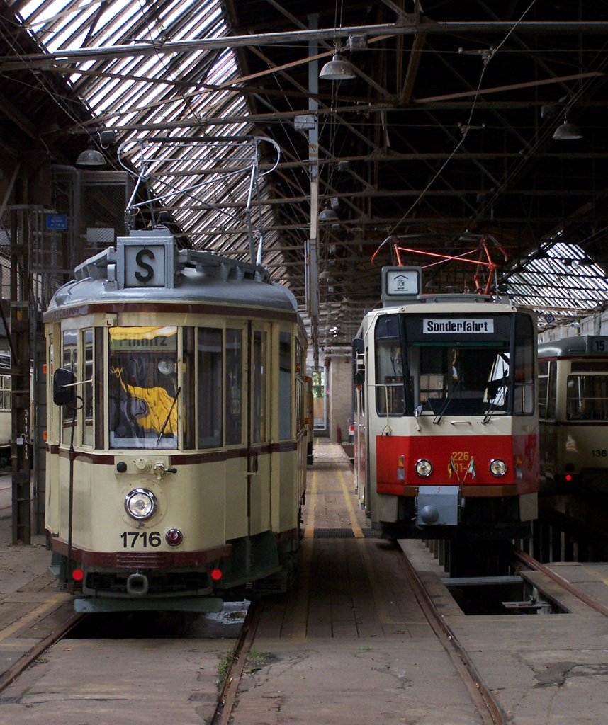 Дрезден, Busch Großer Hecht № 1716 (201 303); Дрезден, Tatra T6A2 № 226 001 (201 316); Дрезден — Трамвайное депо Толькевиц (закрытые 2003)