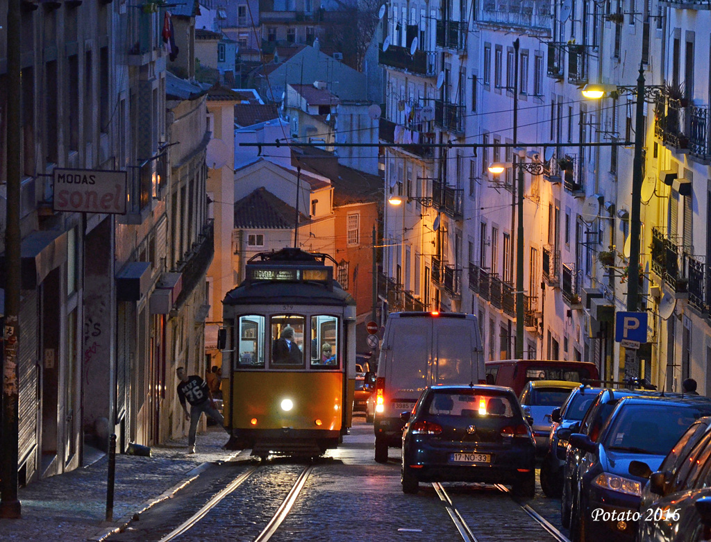 Лиссабон, Carris 2-axle motorcar (Remodelado) № 579