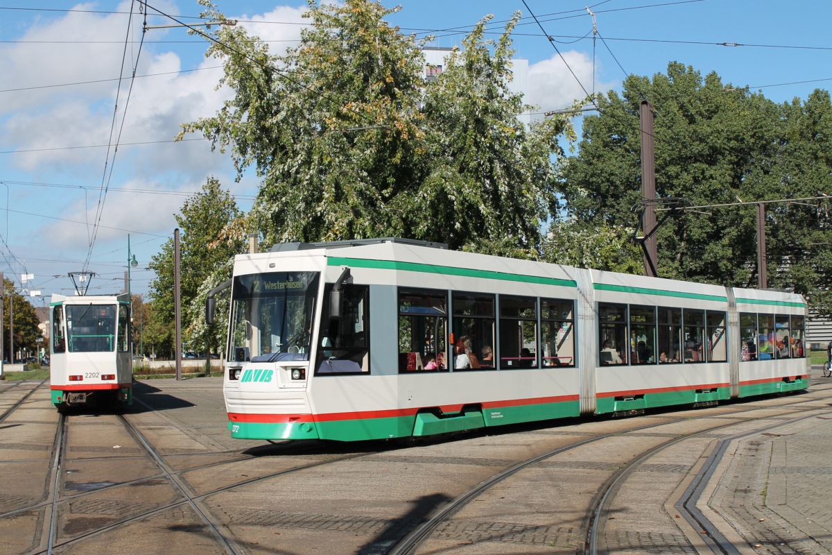 Магдебург, Alstom NGT8D № 1372; Магдебург, Tatra B6A2M № 2202