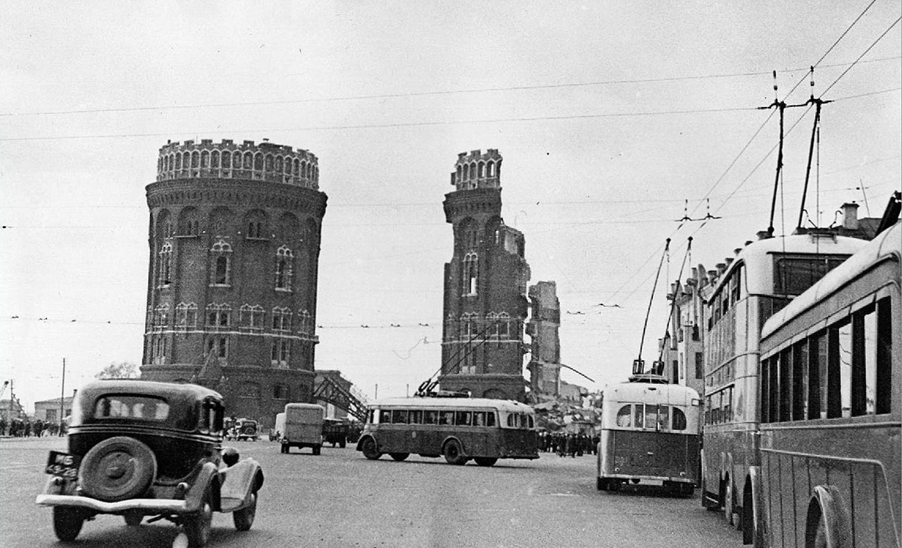 Москва, ЯТБ-1 № 321; Москва — Исторические фотографии — Двухэтажные троллейбусы (1937-1953); Москва — Исторические фотографии — Трамвай и Троллейбус (1921-1945)