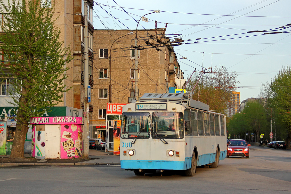 Екатеринбург, БТЗ-5276-01 № 380