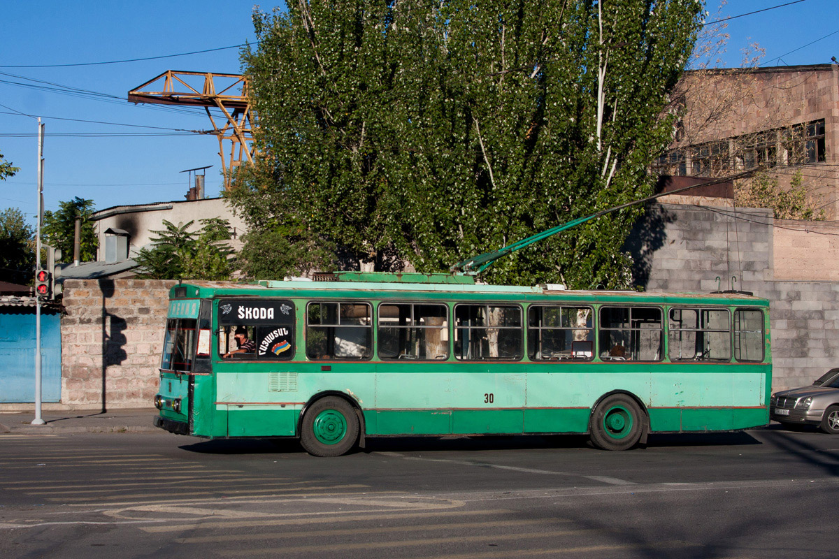 Ереван, Škoda 14Tr02/6 № 30