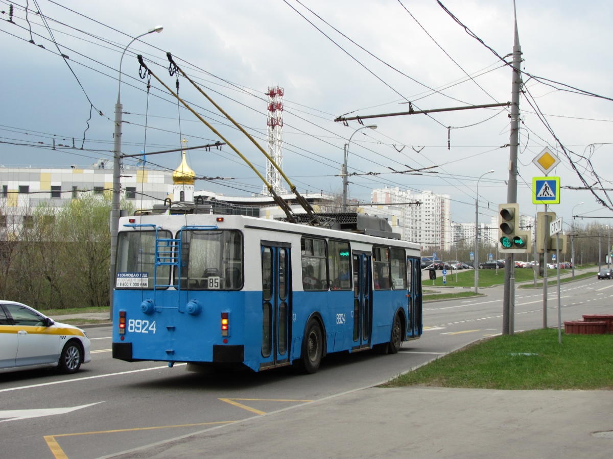 Москва, ЗиУ-682ГМ1 (с широкой передней дверью) № 8924