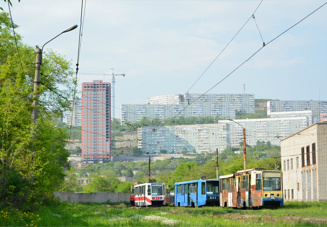 Владивосток, 71-608К № 304; Владивосток — Разные фотографии