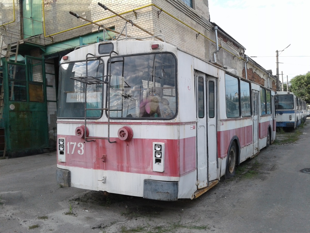 Хмельницкий, ЗиУ-682В № 173