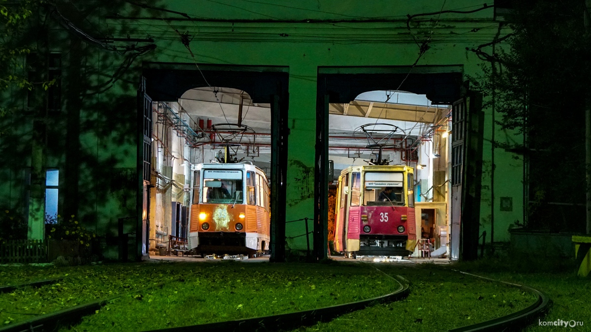 Комсомольск-на-Амуре, 71-605А № 33; Комсомольск-на-Амуре, 71-605А № 35 Комсомольск-на-Амуре, 71-605А № 33; Комсомольск-на-Амуре, 71-605А № 35