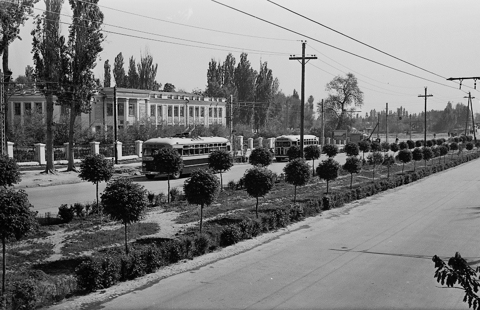 Бишкек, МТБ-82Д № 37; Бишкек — Старые фотографии