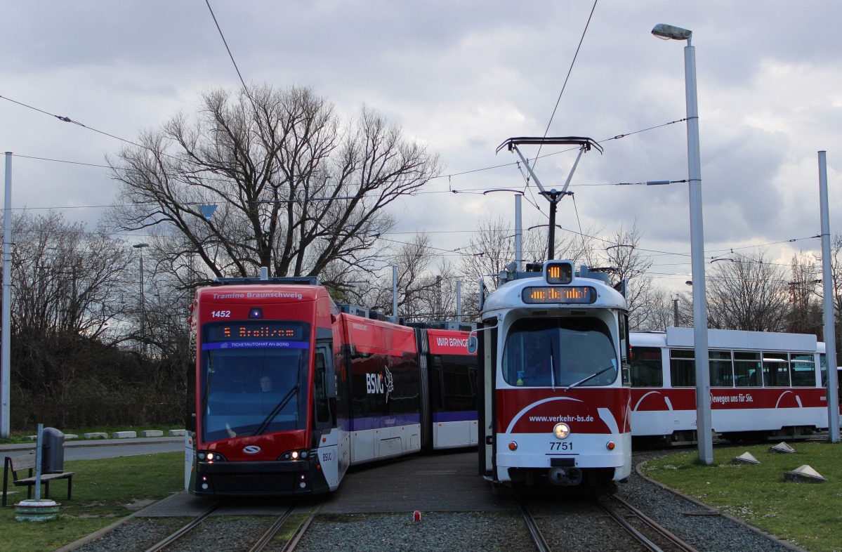 Брауншвейг, LHB GT6 № 7751; Брауншвейг, Solaris Tramino S110b № 1452