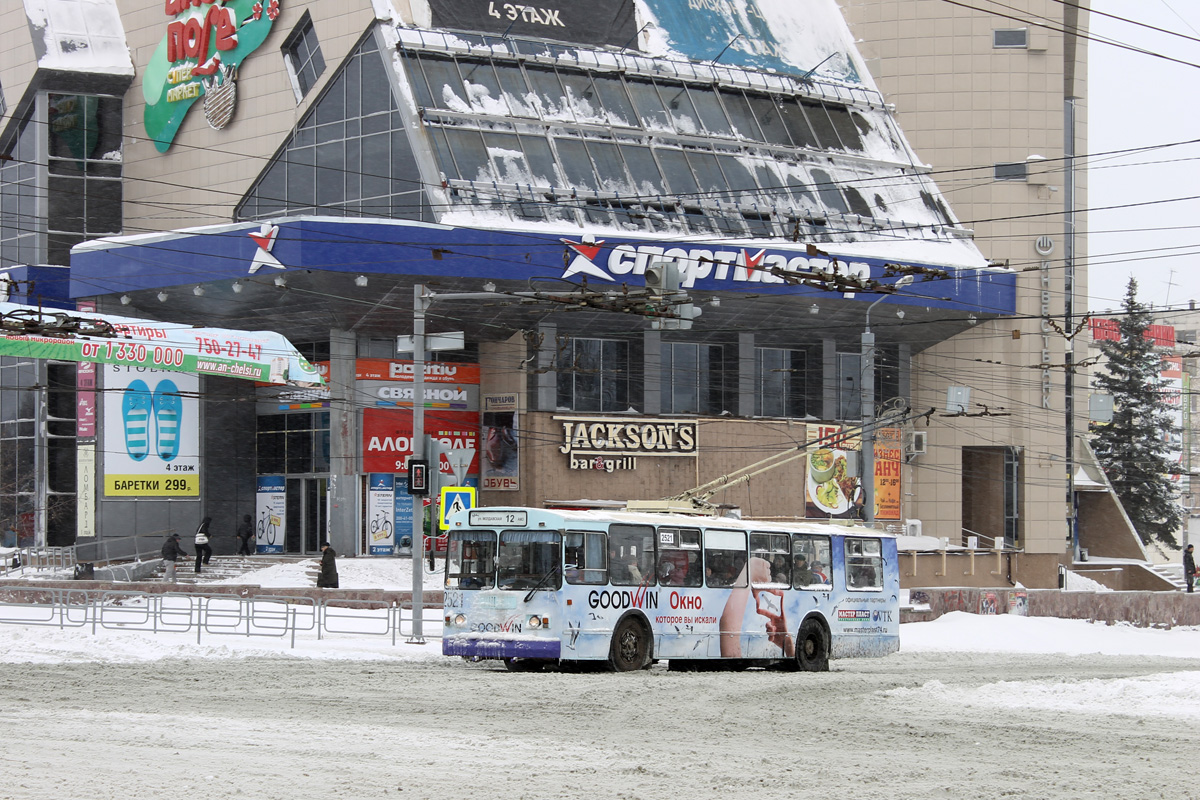 Челябинск, ЗиУ-682Г-012 [Г0А] № 2521; Челябинск — Снегопад 25 апреля 2014 года и устранение его последствий