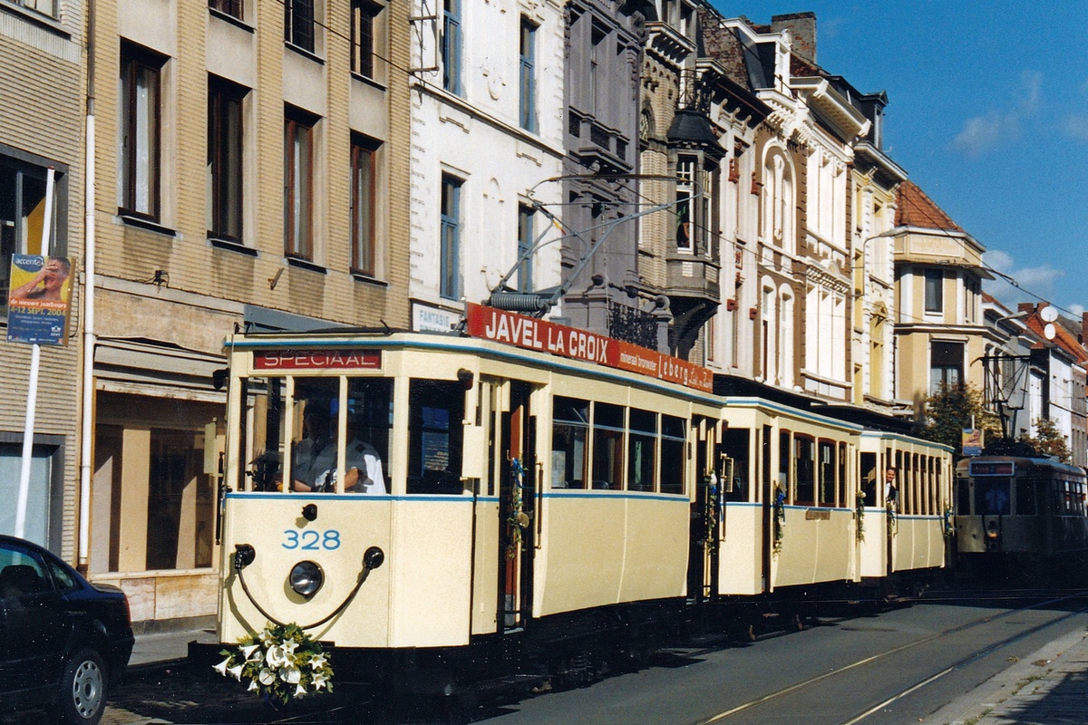 Антверпен, Трёхосный моторный вагон № 328; Гент — Трампарада (12/09/2004) и частная экскурсия (19/09/2004).